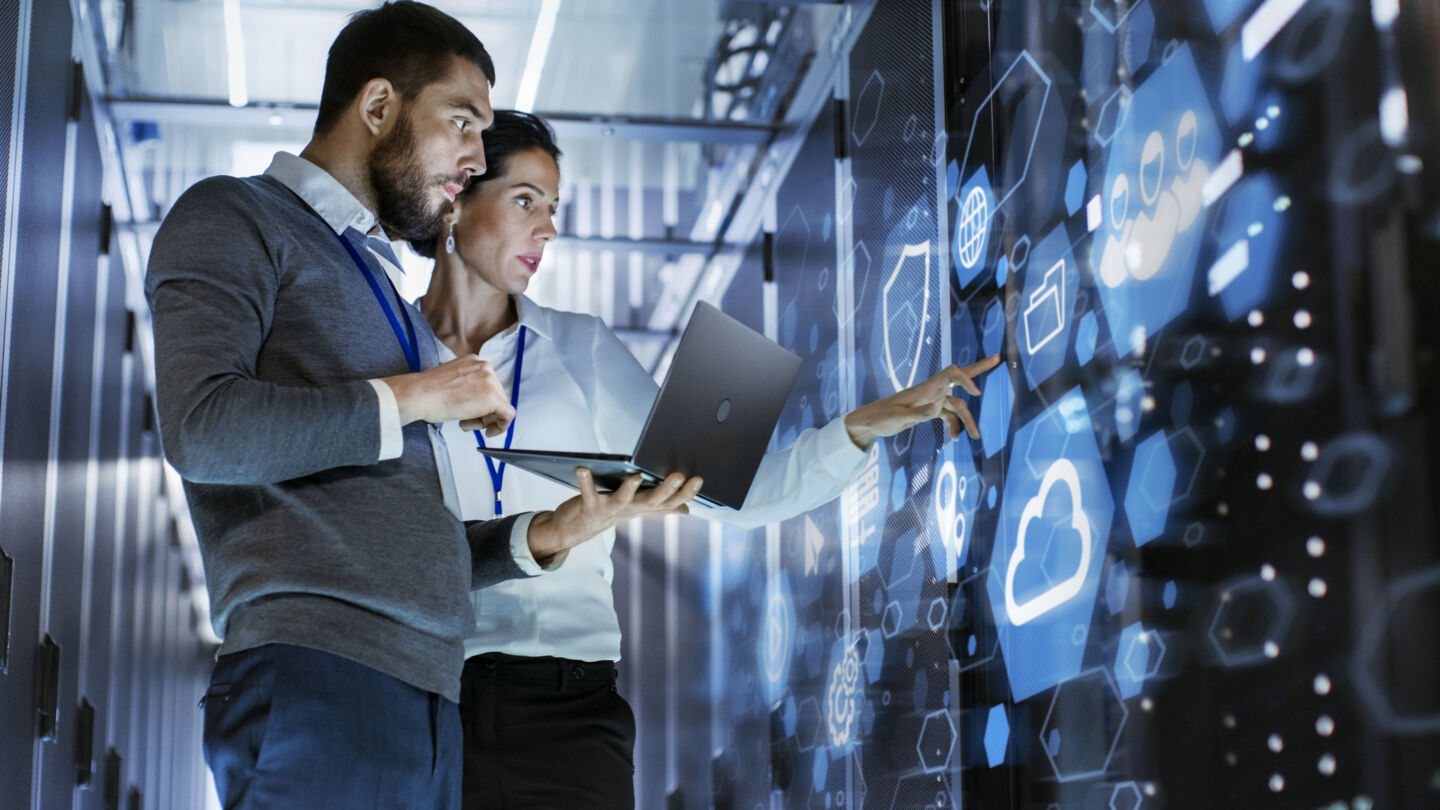 F_uitdagingen_de rol van IT in de keuze van cloud_iStock-943067460