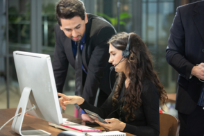 Hybride sourcing van klantcontactmedewerkers Hybrides Sourcing von Mitarbeitern mit Kundenkontakt